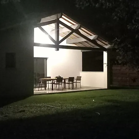 New House For 8 People Hébergement de vacances *