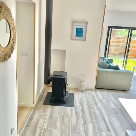 New House For 8 People Hébergement de vacances