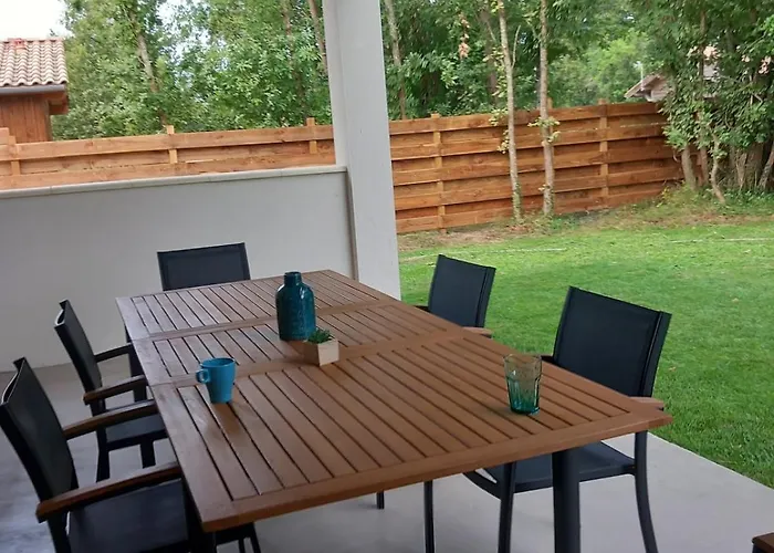 別荘 New House For 8 People ヴィエル・サン・ジロン